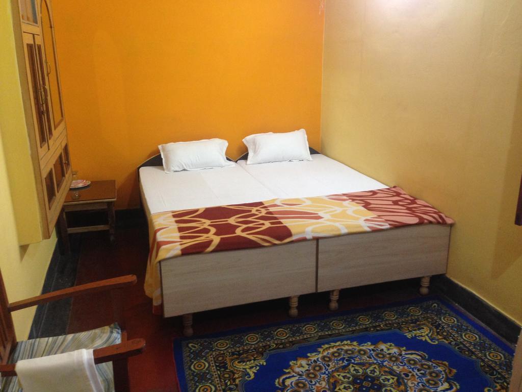 Paradise Inn Guest House Varanasi Quarto foto